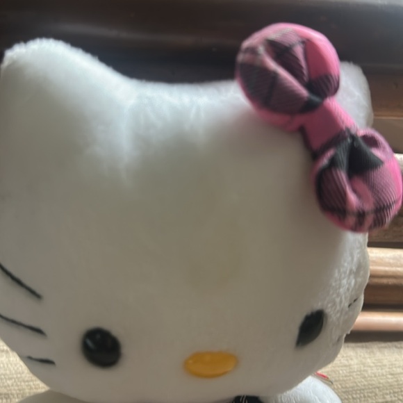 Hello Kitty Plush with Pink Bow - Picture 2 of 4